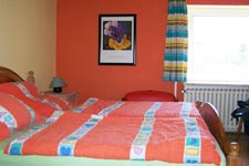 Eines der 2 Schlafzimmer im Erdgescho&szlig; der Ferienwohnung.